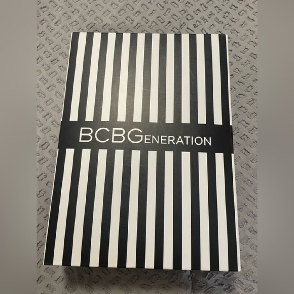 NIB BCBGenerations Puffer Belt Bag Gift Set - Picture 7 of 7